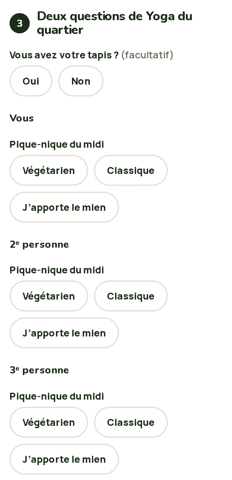 Formulaire de réservation Agendao sur téléphone : une question « Vous avez votre tapis ? » posée une fois, puis « Pique-nique du midi » posée à chacune des trois personnes.